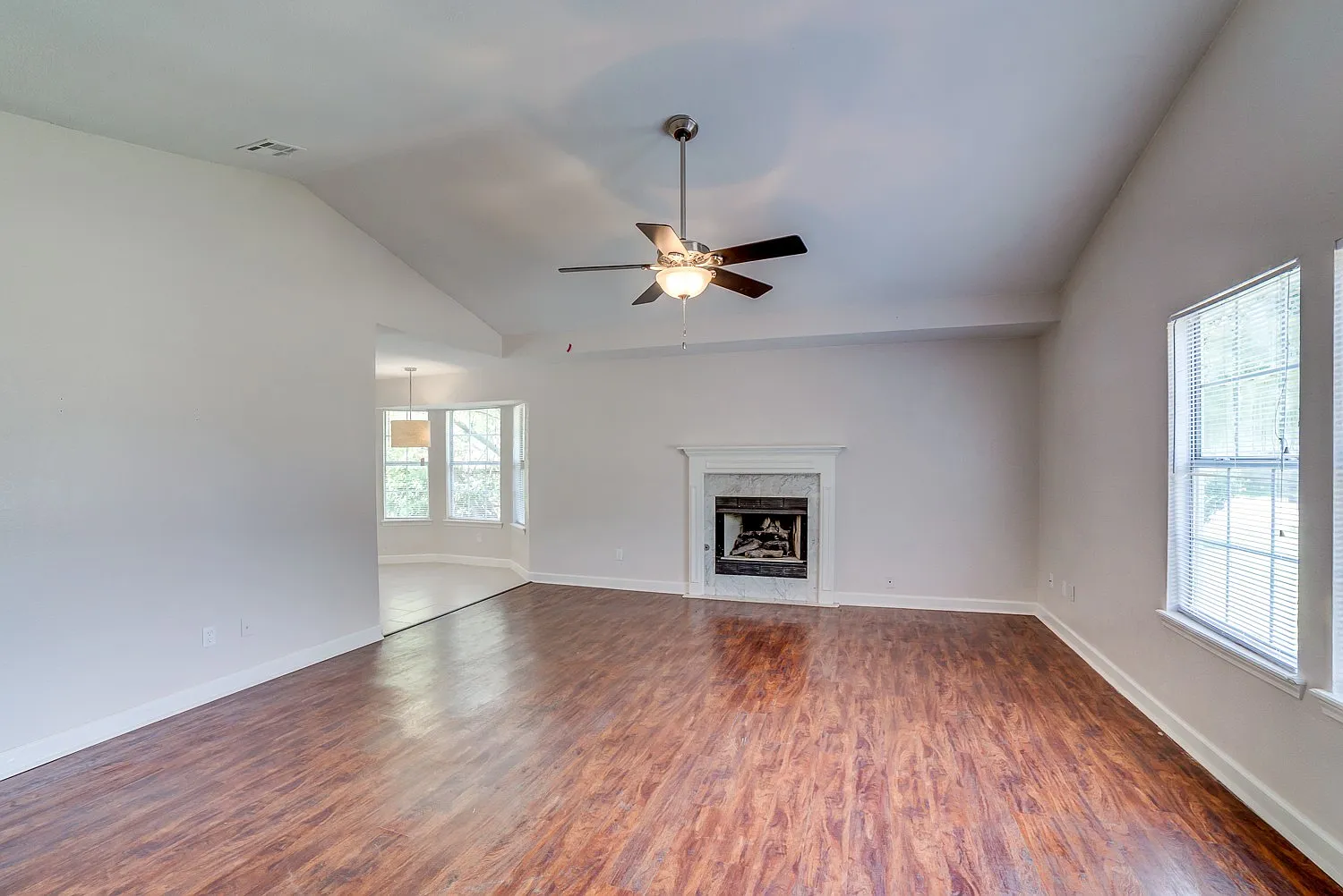 3 Bed | 2 Bath in Bixby! — Photo 4