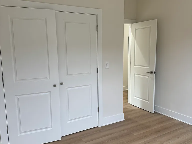 3723 S Lake Park Ave — Photo 6