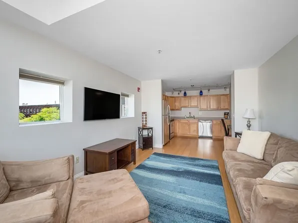 200 Market St Unit 4502, Lowell, MA 01852