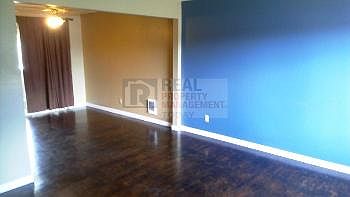 4th image of 11203 92nd Ave E