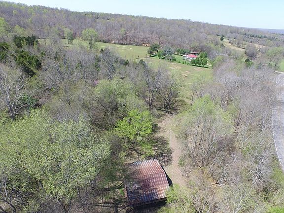 3rd image of 832 W Dry Hollow Rd
