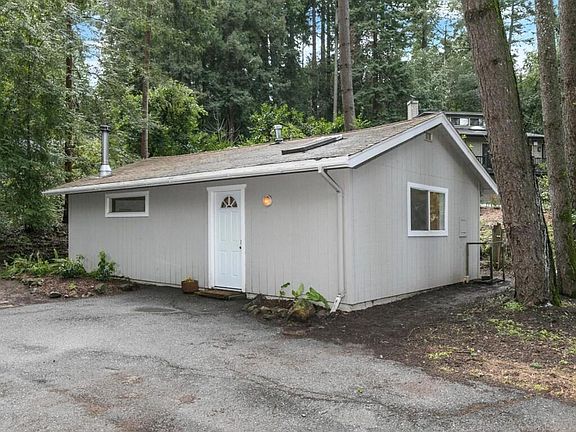 2nd image of 22542 Echo Dr