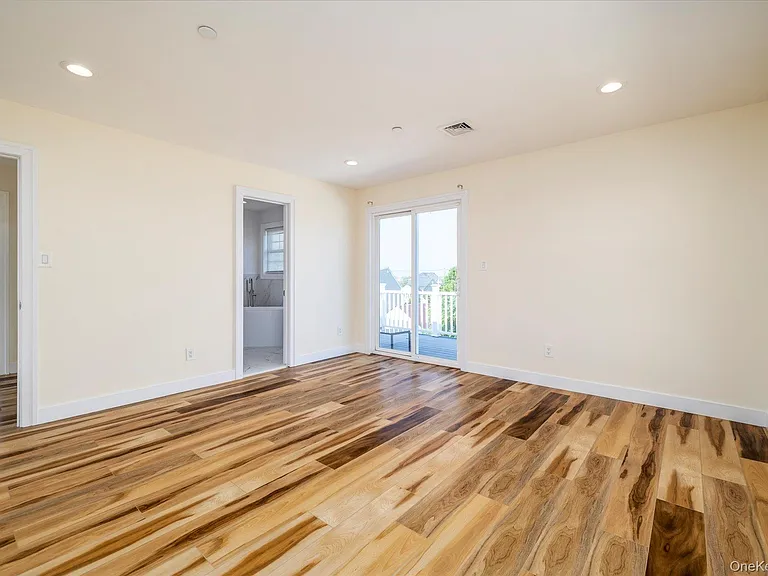 740 S Ocean Ave — Photo 35