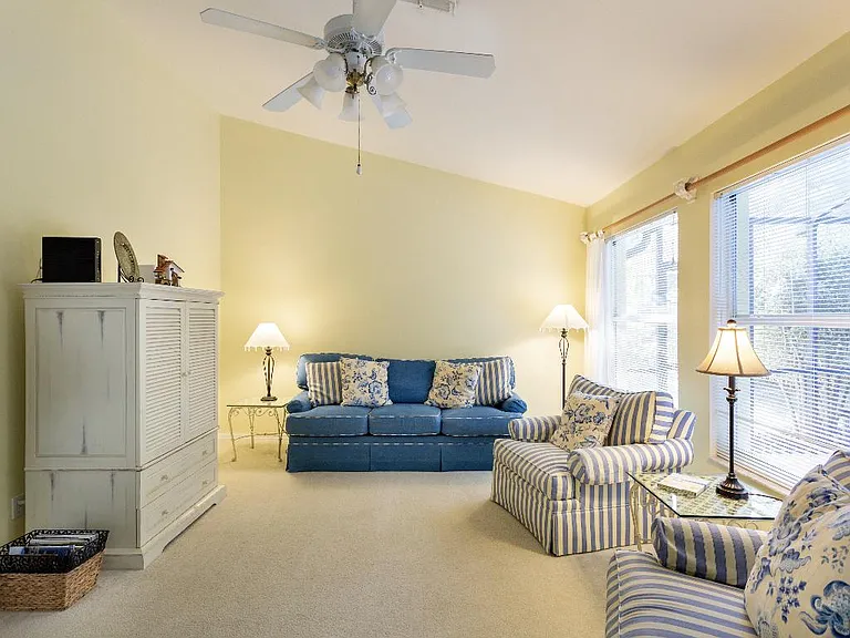 Seashore Cir — Photo 4