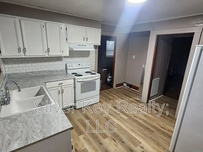 1215 Broad St — Photo 9
