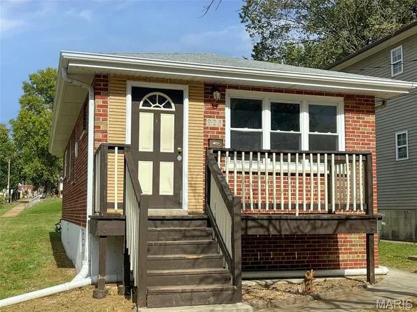 925 Iron St, Saint Louis, MO 63111