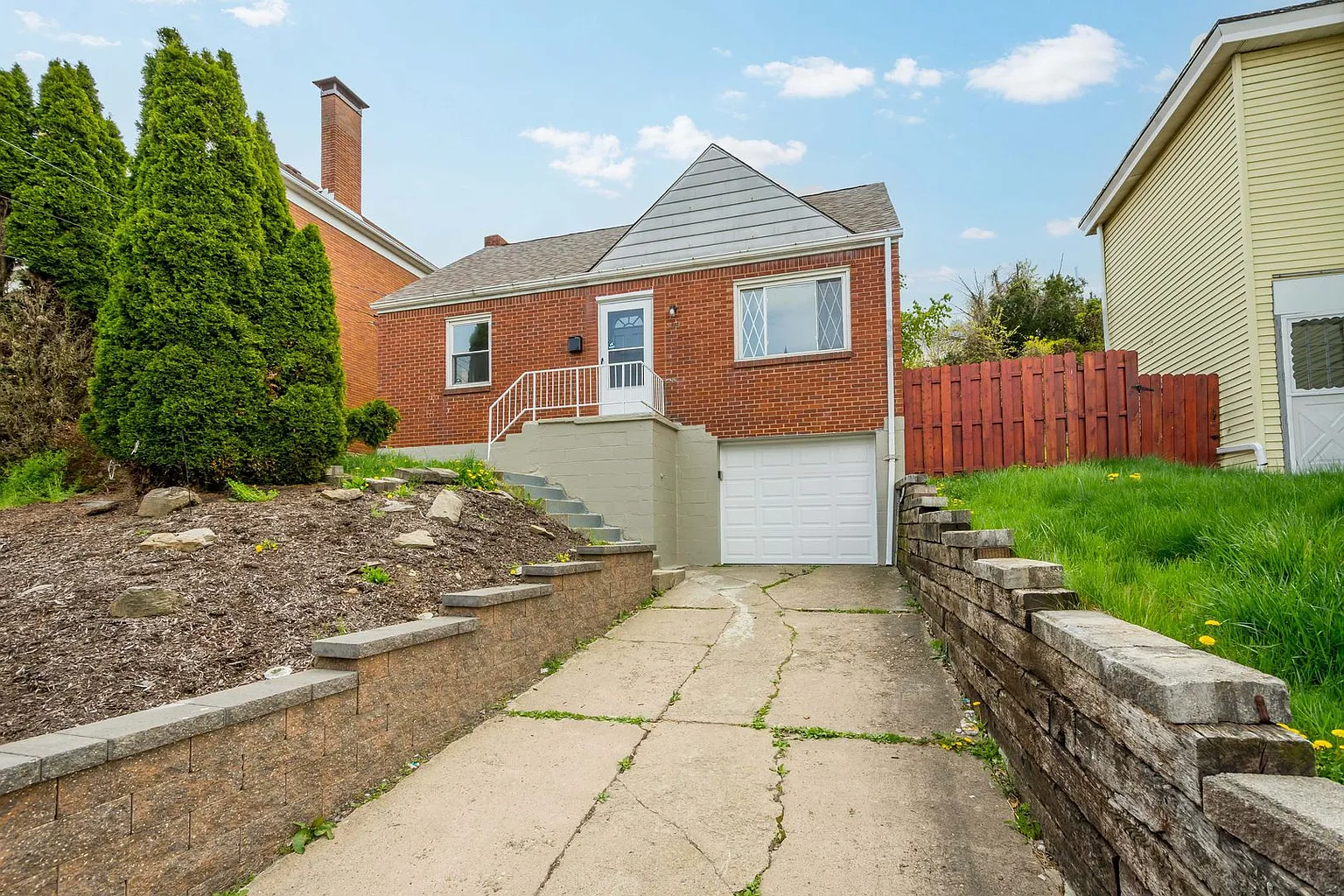 109 Minooka St photo 1