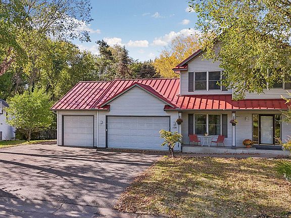 3rd image of 1128 Creekside Cir