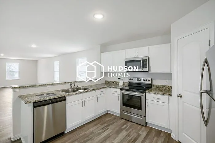318 Bay Ct — Photo 6