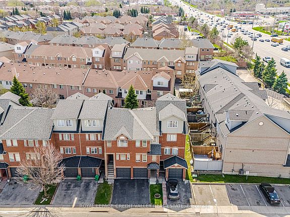 3rd image of 95 Spadina Rd