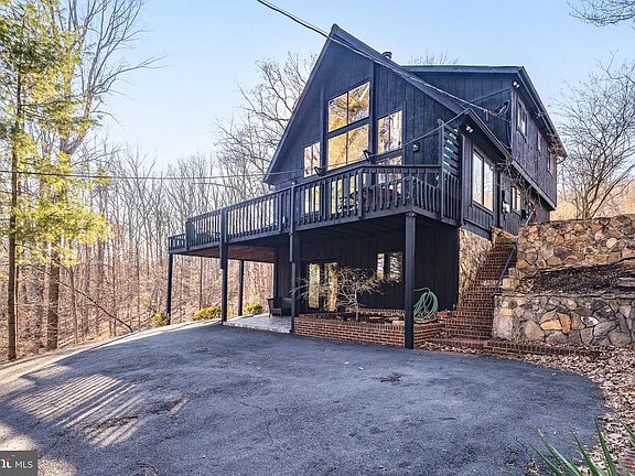 3rd image of 1616 Mountain Rd