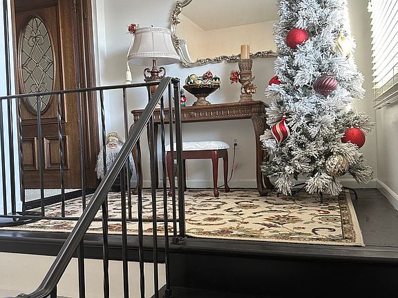 4th image of 6318 Pepper Hill Dr #9