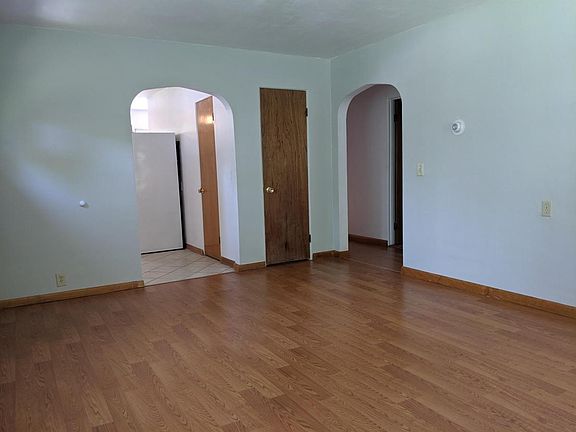 4th image of 124 Oak Dr #124