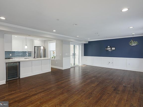 5th image of 988 N Marshall St APT 3R