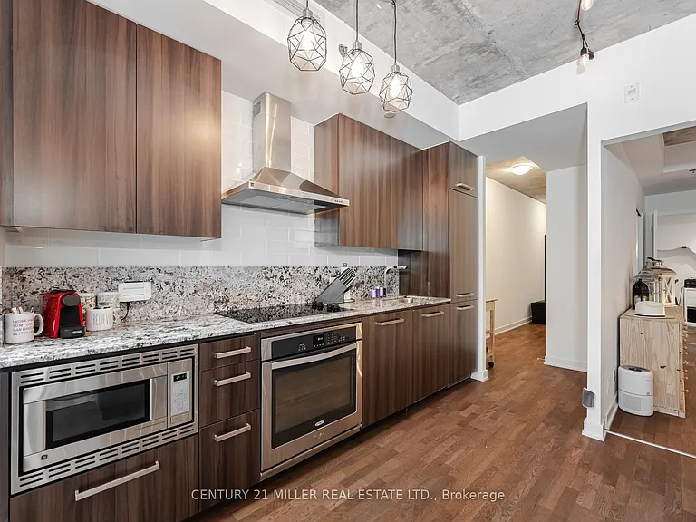15 Beverley St #301 — Photo 11