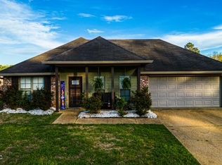 114 Cedarstone Dr, Terry, MS 39170