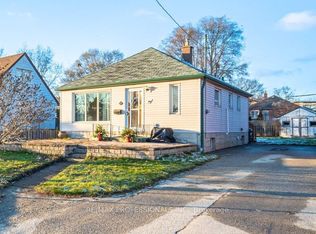 10 Avalon Rd, Toronto, ON M8W 2E3