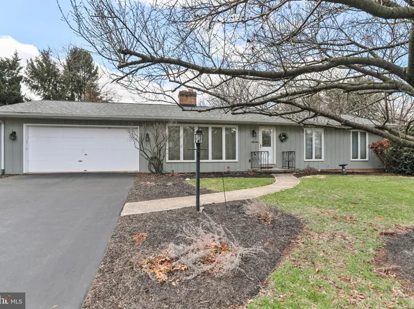 19523 Spring Valley Dr, Hagerstown, MD 21742