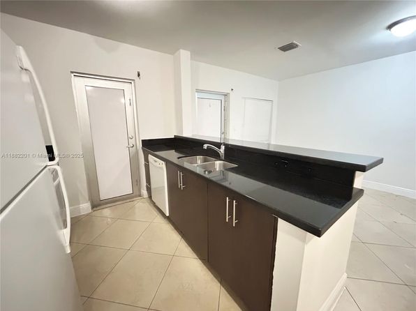 1034 Lenox Ave APT 3