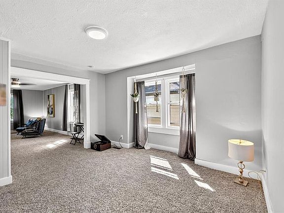 5th image of 10804 Felton St