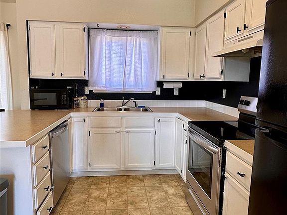 4th image of 4751 Kings Canyon Drive