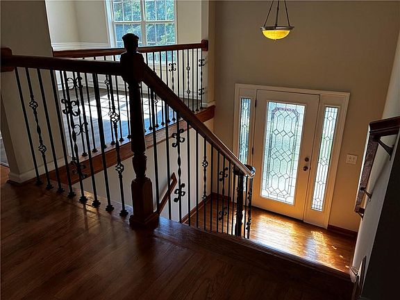 4th image of 337 Madison Ave
