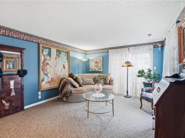 312 E Hansen Ct, Independence, MO 64055