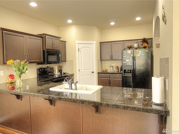 5th image of 523 Meadowwood Dr SW