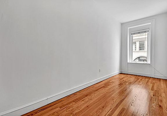 4th image of 8 E 30th St APT 4A
