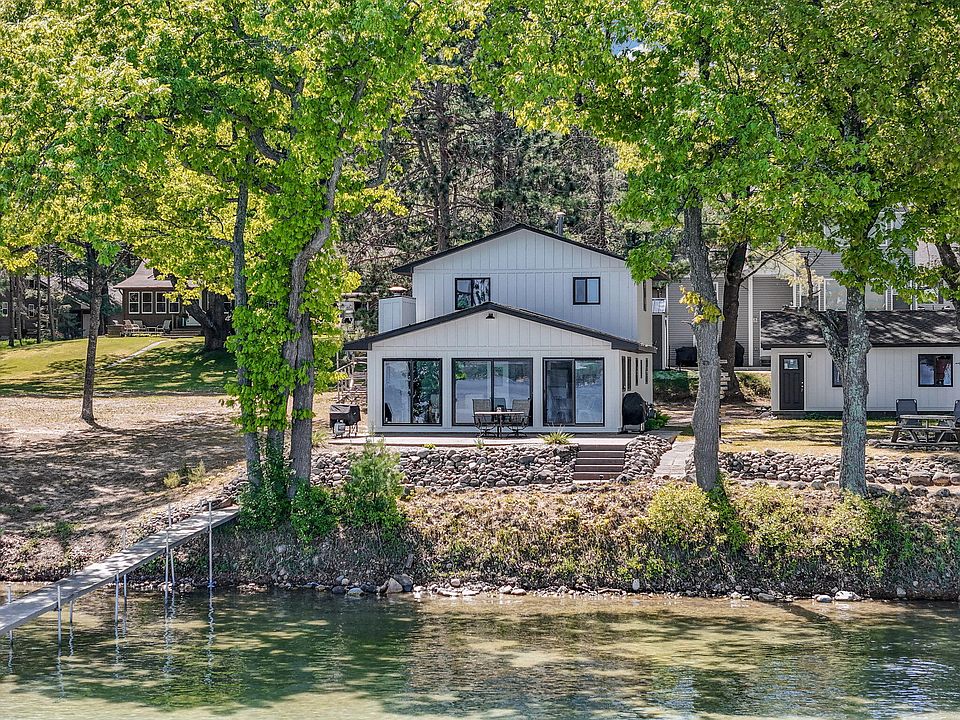 1st image of 3192 W Higgins Lake Dr