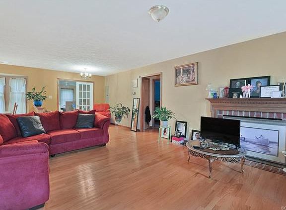 3rd image of 1117 Highland Meadow Ct