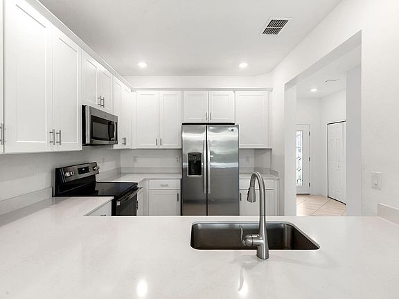 4th image of 2878 Blossom Way