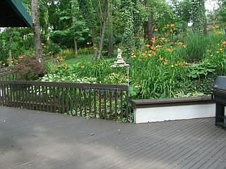 Mature Trees / Amazing Gardens! On Bike Path!