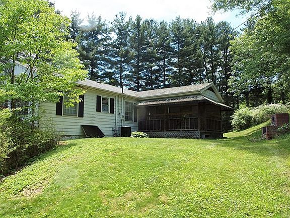 2nd image of 441 Oak Hill St
