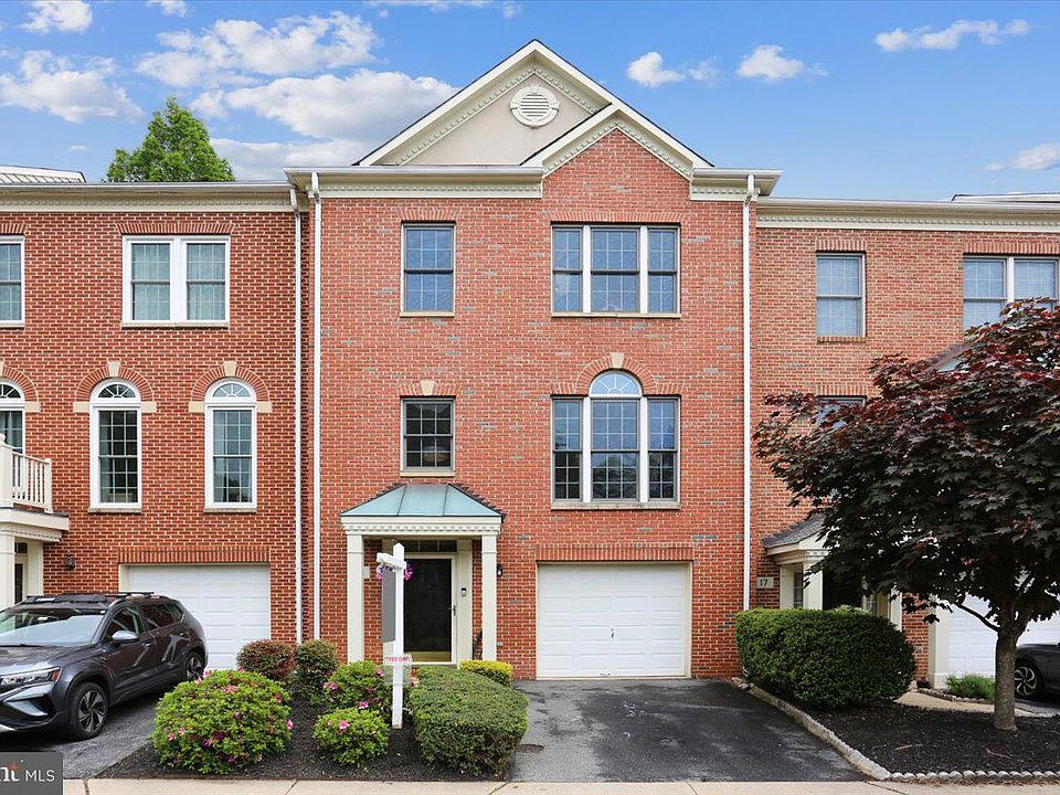1st image of 19 Blue Hosta Way