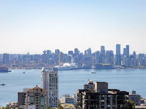 135 E 13th St #1306, North Vancouver, BC V7L 2L8