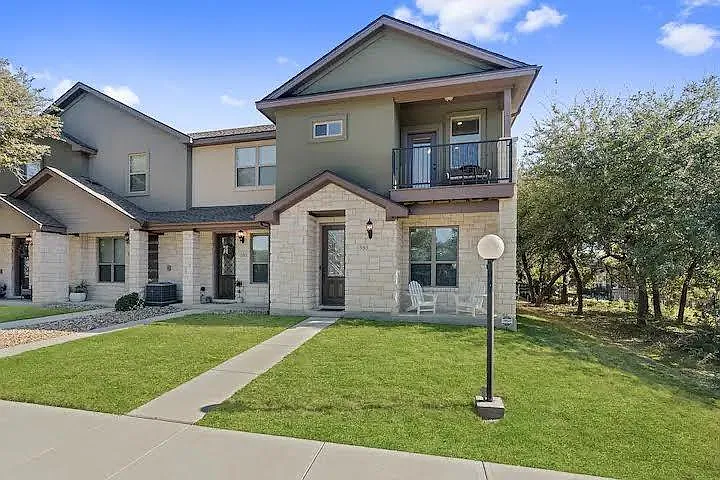585 Demarett Dr