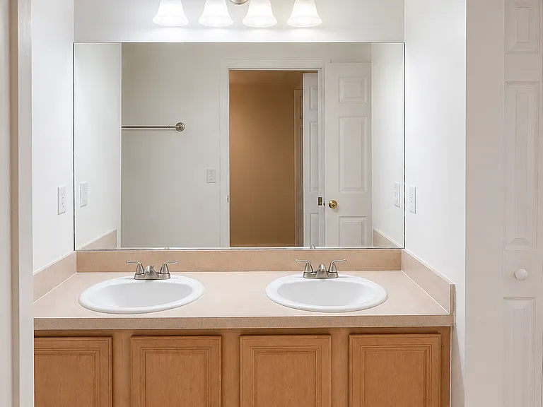 4715 Palmbrooke Cir — Photo 10