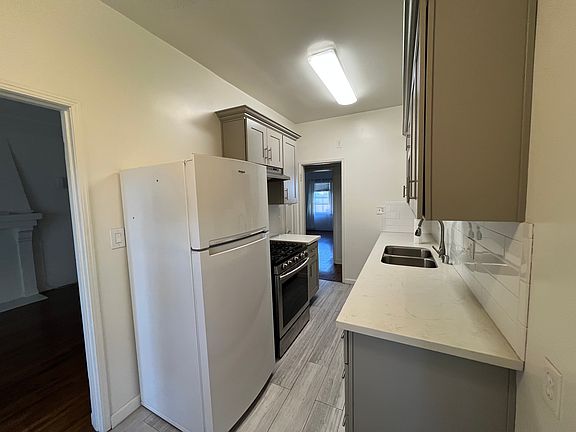 5th image of 2819 W 42nd St #1/4