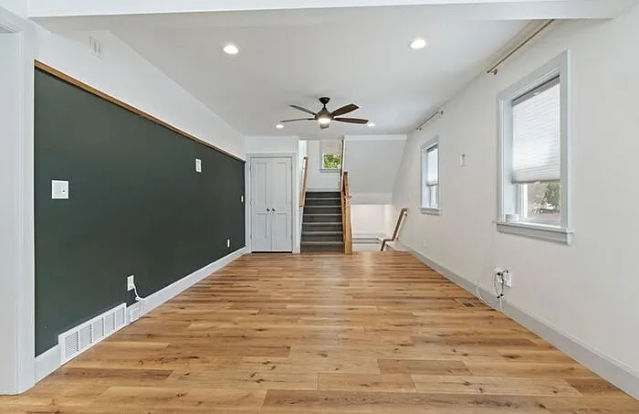 4 bed, 3.0 bath, 2400 sqft, $2,995 — Photo 4