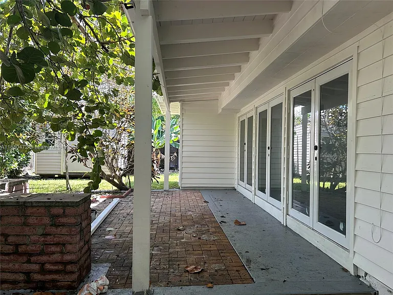 6395 SW 42nd Ter — Photo 18