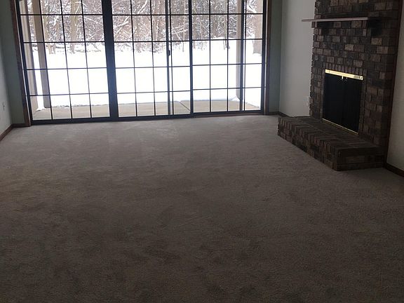 2nd image of 3523 Eagle Bluff Dr NE