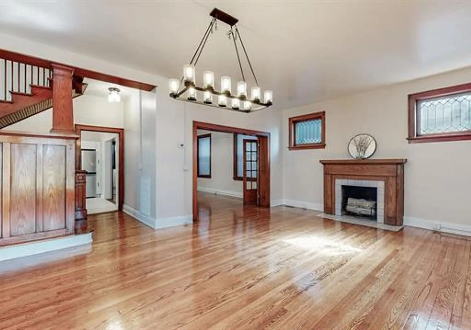Beautiful Historic Home For Lease! — Photo 2