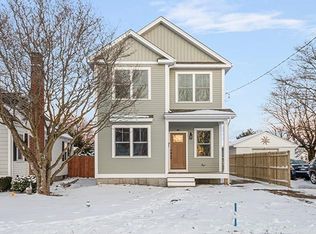 40 Palmer Ave, Cranston, RI 02920