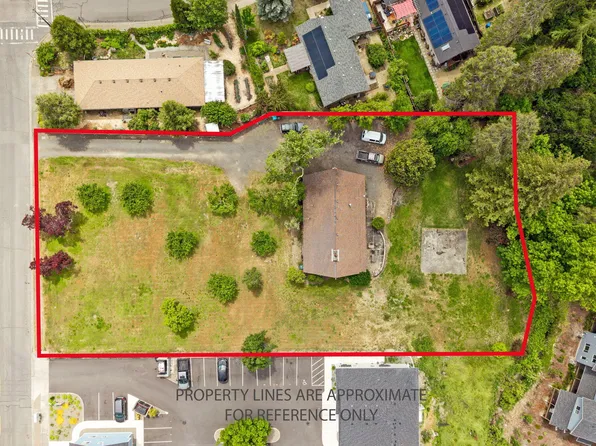616 Cheryl Ln, Phoenix, OR 97535