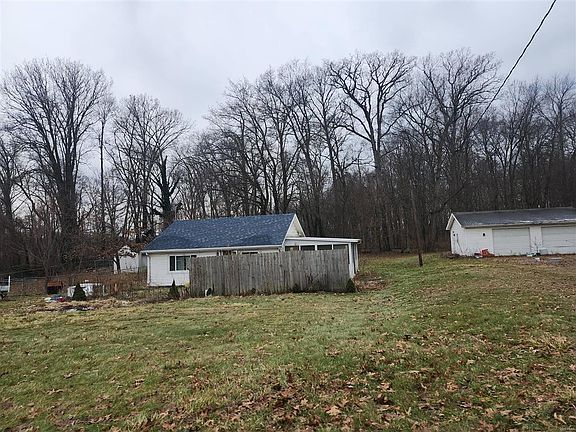 3rd image of 8633 N Angling Rd