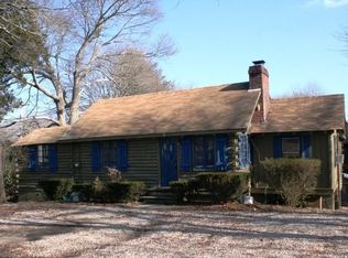 2 Aroostook Trl, Narragansett, RI 02882