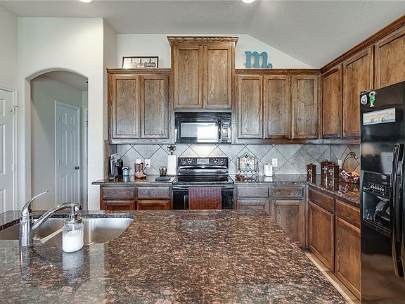 5th image of 3608 Cotten Dr