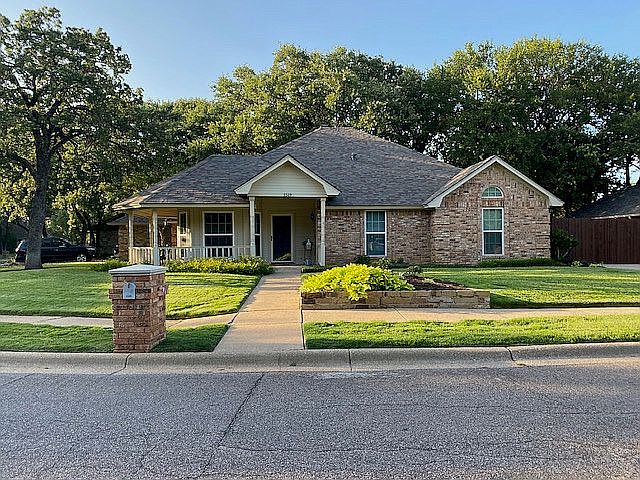 1st image of 1519 Kingwood Dr