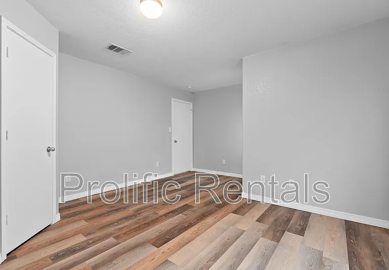5904 Chuckwagon Cir — Photo 21
